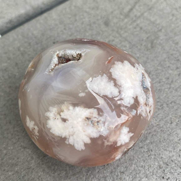 Flower Agate Palm Stone - Picture 1 of 7